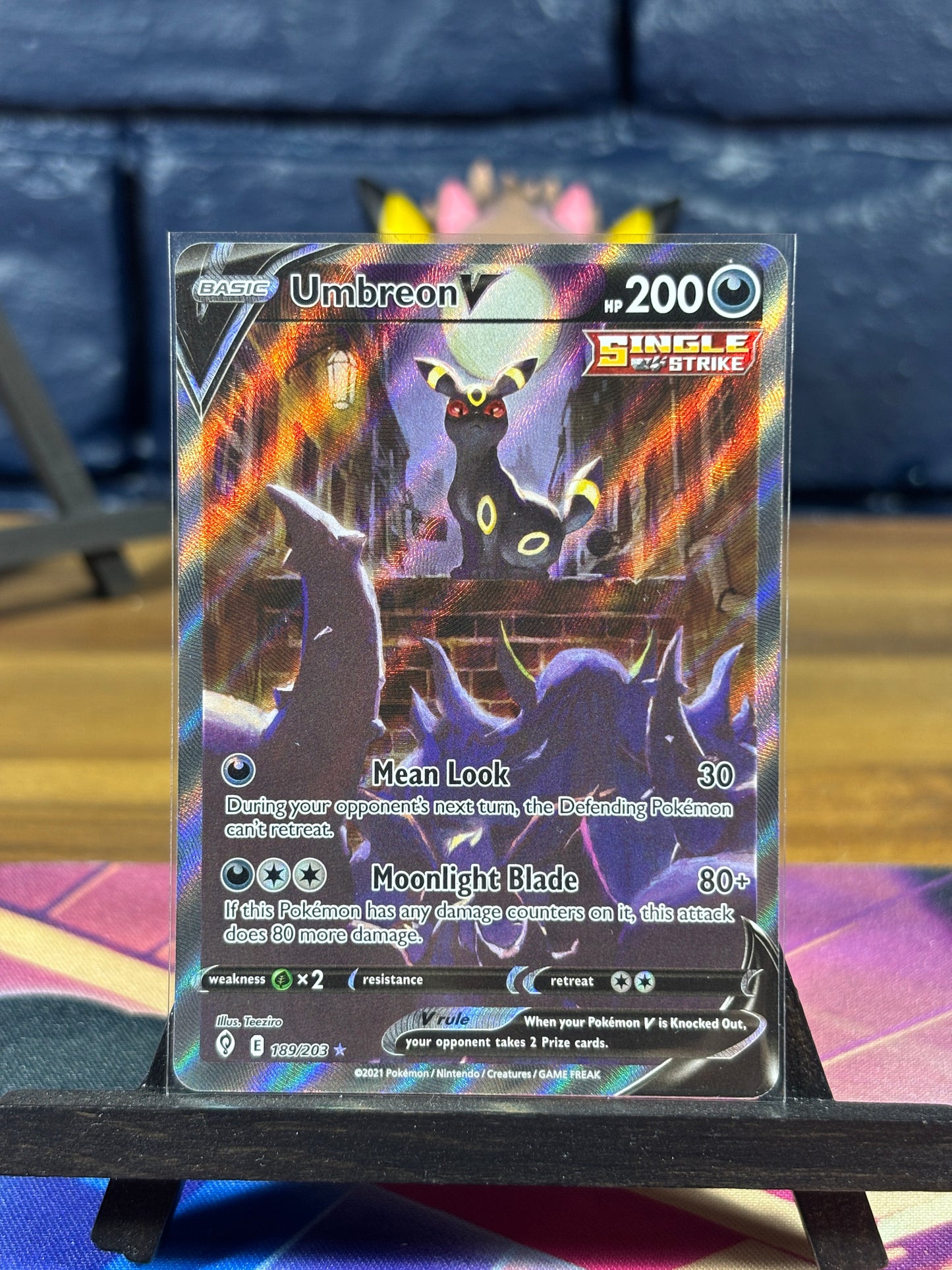Umbreon V Alternate Full Art 189/203 Pokémon TCG Card